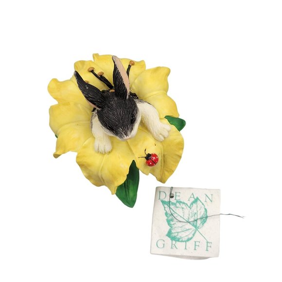 Charming Tails Figurine Binkey In A Lily Rabbit in Flower 89/305 Silvestri - Picture 6 of 9